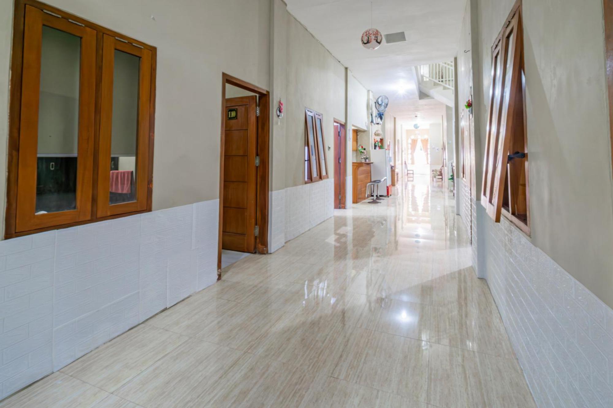 Oyo 93837 Ipeda Family Residence Banyuwangi  Ngoại thất bức ảnh